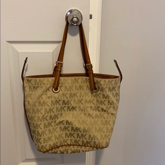 Michael Kors Handbags - Michael Kors Shoulder Bag